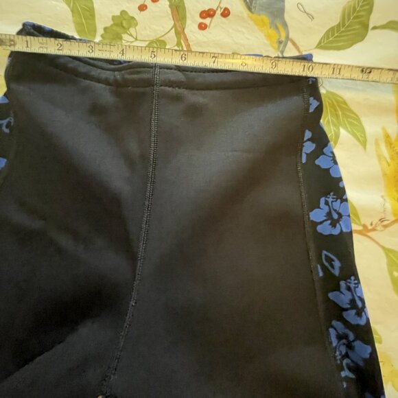 Excel scuba shorts (XS) preloved - Picture 4 of 9